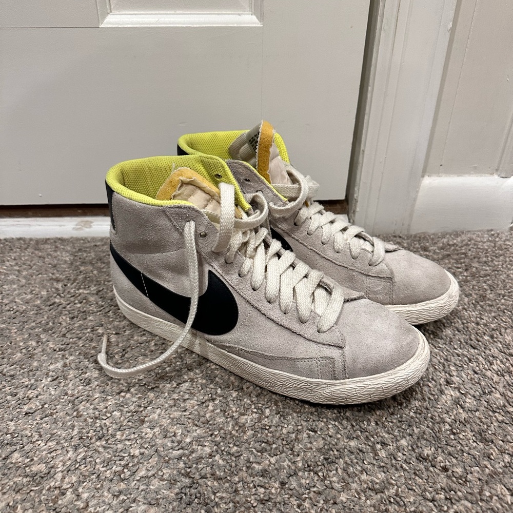 Nike Blazers Women’s 9.5
